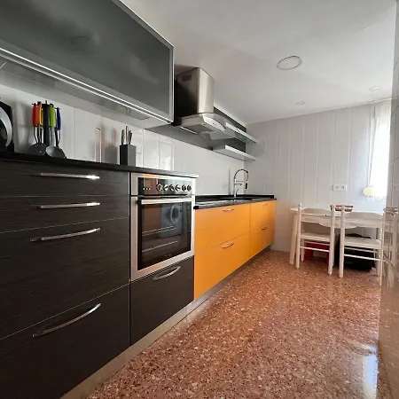 Bonito Piso En Primera Linea De Playa Con Ascensor Apartamento *